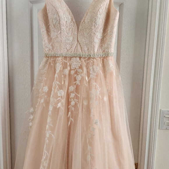 Grad dress - Picture 2 of 16
